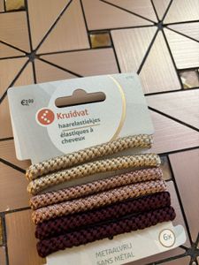 set of four hair accessories  | free delivery