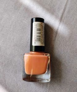Elle 18 Coral Nail Enamel