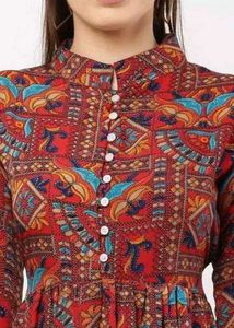 🌸 Stylish Front Cut Kurti