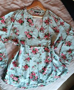 Blue Floral Top Size XL-XXL