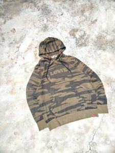Levi's Camo Hoodie / Warm T-shirt