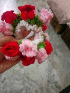 Handmade Floral Scrunchie om