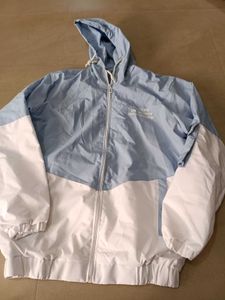 Stylish Two-Tone Light Jacket