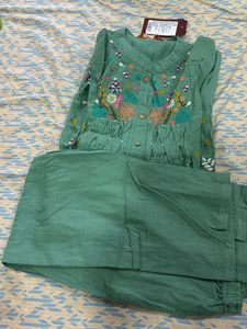 Size-L- Embroidered Green Kurta