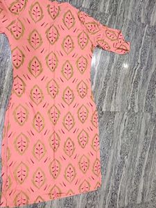Stylish Pink Leaf Print Kurta