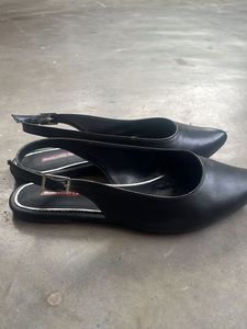 Bata Chic Black Slingback Flats