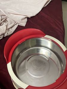 Milton Red Insulated Casserole Dish
