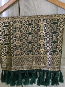 “Elegant Dark Green Silk Dupatta with Rich Golden