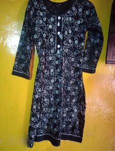 Elegant Black &amp; White Floral Kurta Set