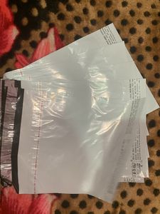 Courier Bag 7 Pieces &amp; 8 Labels