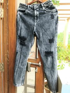 Distressed Wash Women's High rise Jeans