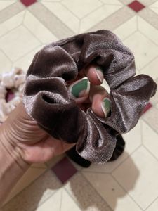 Velvet Scrunchie Set of 4