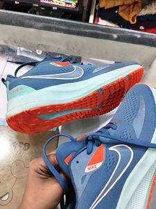 Lightweight And Comfortable Mens Shoes
