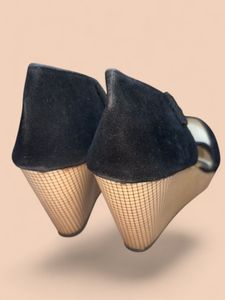Stylish Black Wedge Sandals