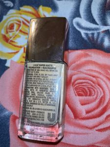 Lakme 9 to 5 Super Matte Foundation