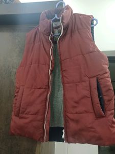 Max half sleeves jacket for women. very warm.