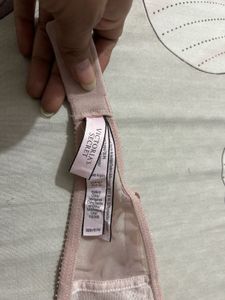 Victoria’s Secret Lace Bra - Elegant &amp; Comfortable
