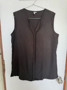 Sleeveless V-Neck Black Top