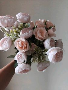 Decorative Dried Flower Arrangement