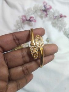 Sparkling Jewelry Set - Necklace, Earrings, More!