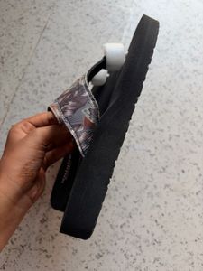 Unique Footwear Flip flops