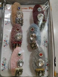 saree pins