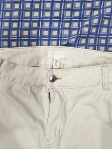 H&amp;m | Cream Cargo Pants