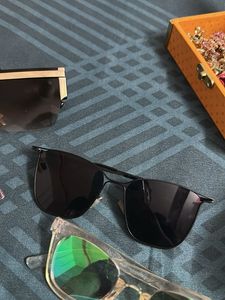 Stylish Flat-Top Sunglasses