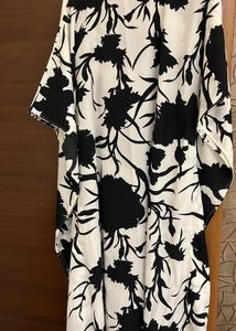 Chic Black & White Floral Kaftan Size XL