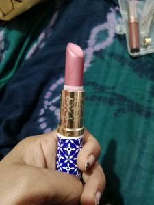 Elegant Lipstick - Floral Design