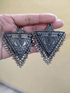 Beautiful 2 Pairs Of Earings