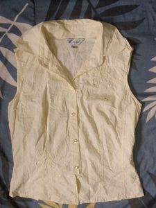 Chic Sleeveless Shirt Cream  with Embroider