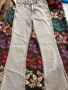 TRENDY🔥 Bell Bottom Jeans