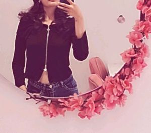 Black Zip-Up Off-Shoulder Top [S size]