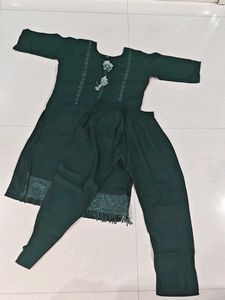 Elegant Dark Green Kurta with Lace Detail