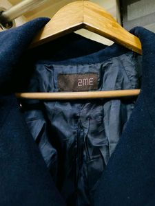 dark  blue  blezer