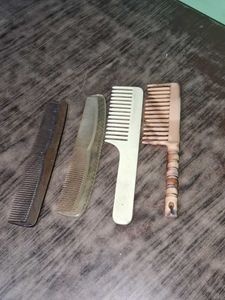 Vintage Comb Set of 4