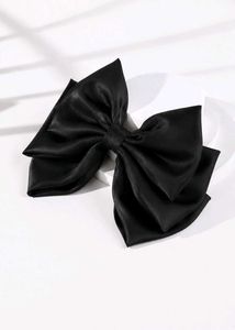 Elegant Pearl Embellished Bow Hair Clip