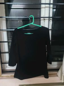 Classic Black 3/4 Sleeve Top