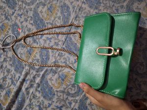 savana Green Chain Shoulder Bag
