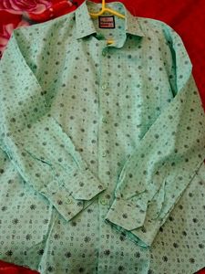 Men's Printed Button-Down Shirt  (new)