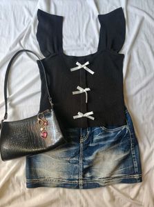 Black top with bows 🐈‍⬛