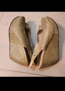 Party Wear Wages