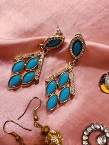 4 Earrings Combo