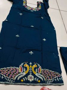 Embroidered cotton suit