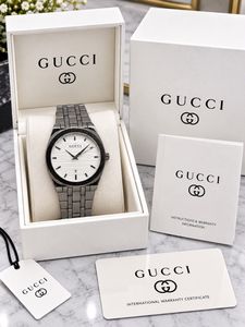 LUXURIOUS GUCCI WATCH