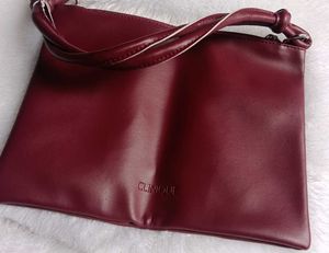 Clinique leather sling bag ♥️💕