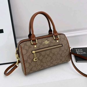 LATEST COACH SPEEDY SHOULDER SLING WITHOUT BOX