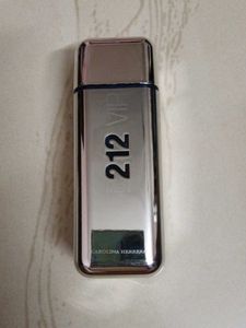 🇺🇸 💯 Tester Carolina Herrera 212 VIP Perfume