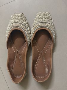 Pearl Embellished Juttis